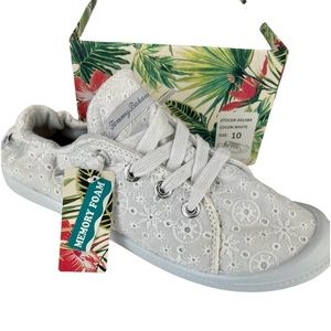 White Tommy Bahama Women’s  Size 10 Lace Up Slip On Sneaker